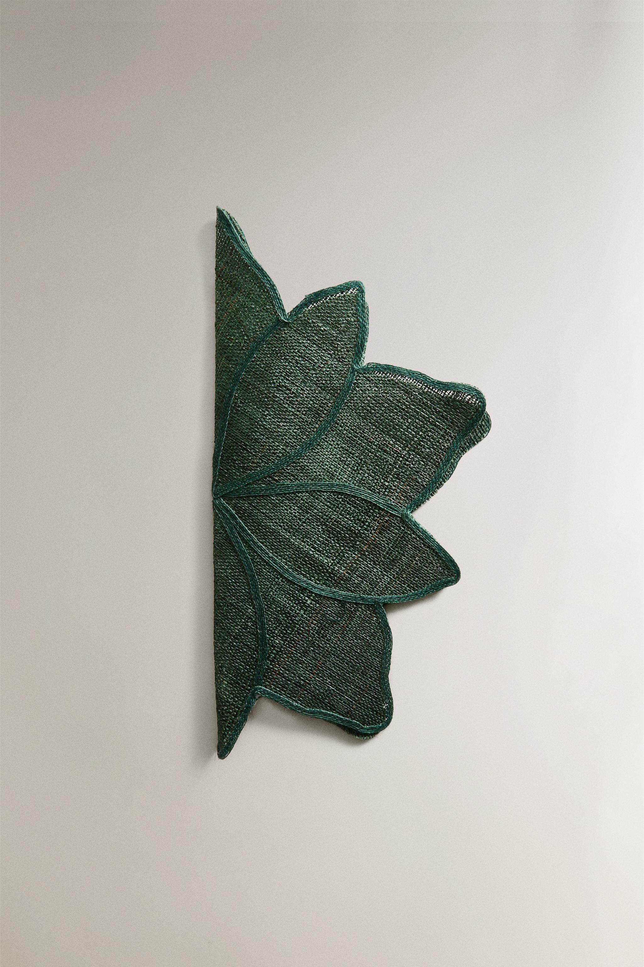 POINSETTIA RAMIE CHRISTMAS PLACEMAT